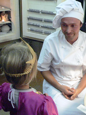 Konditor und ein Mädchen