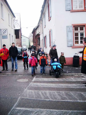 Lotsen am Überweg rathausstraße