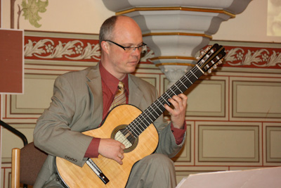 Detlev Bork mit Gitarre