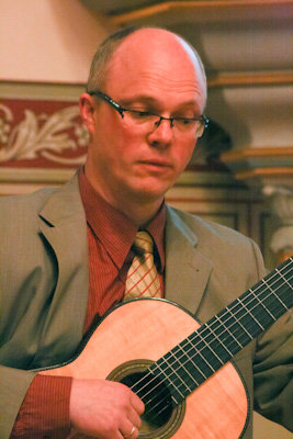 Detlev Bork mit Gitarre
