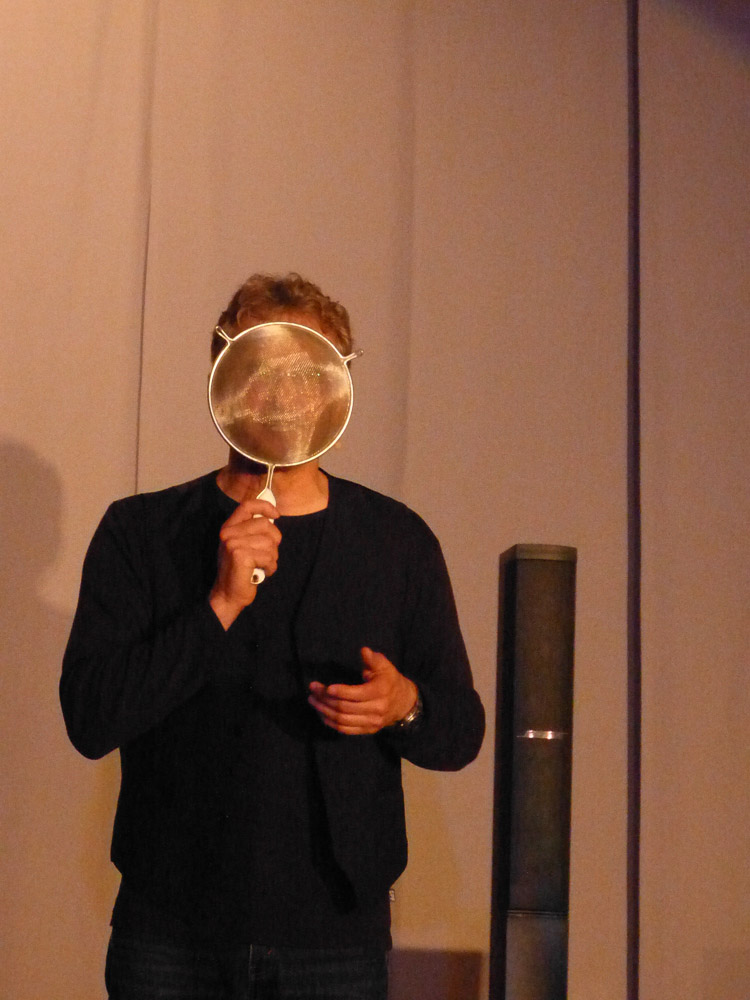 Blick in den Saal und auf die Bühne Blick in den Saal und auf die Bühne